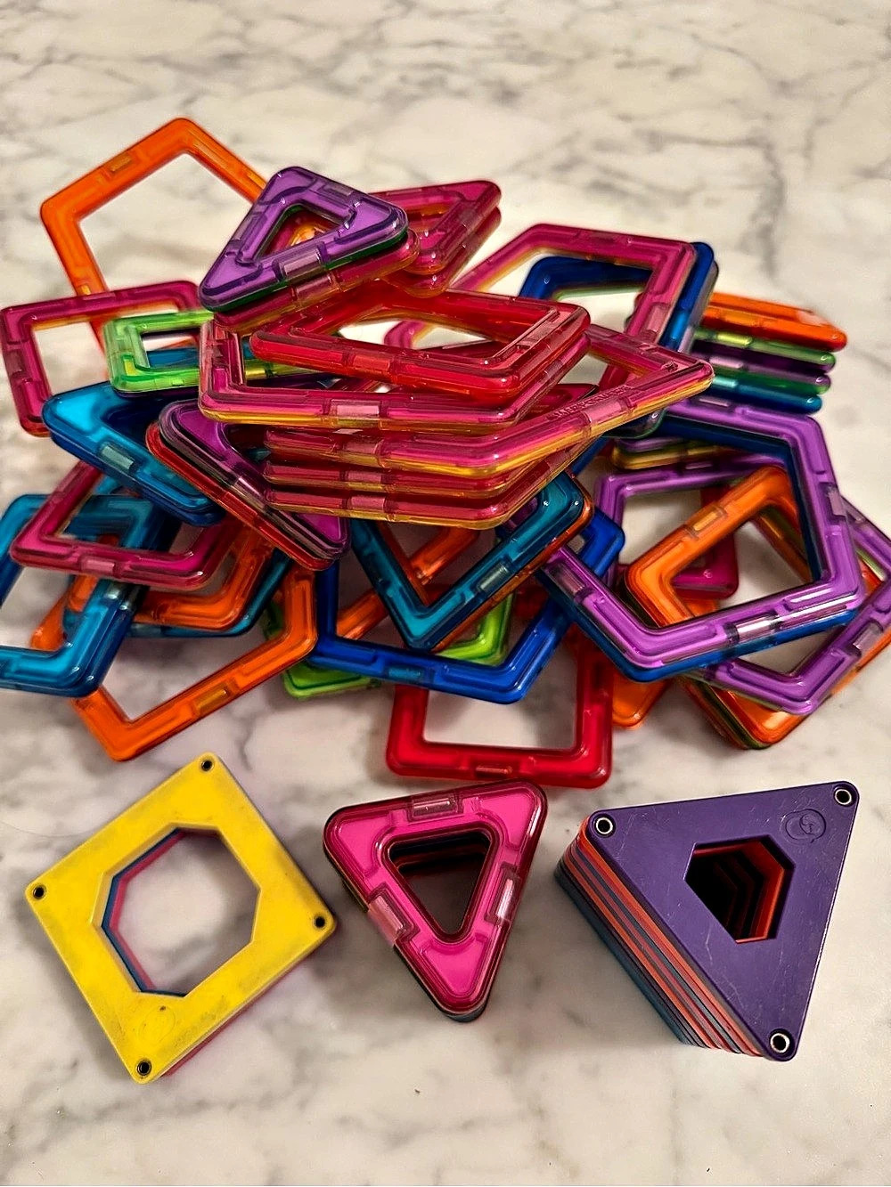 Magna-Tiles Magnetic Building Tiles Set Multicolor